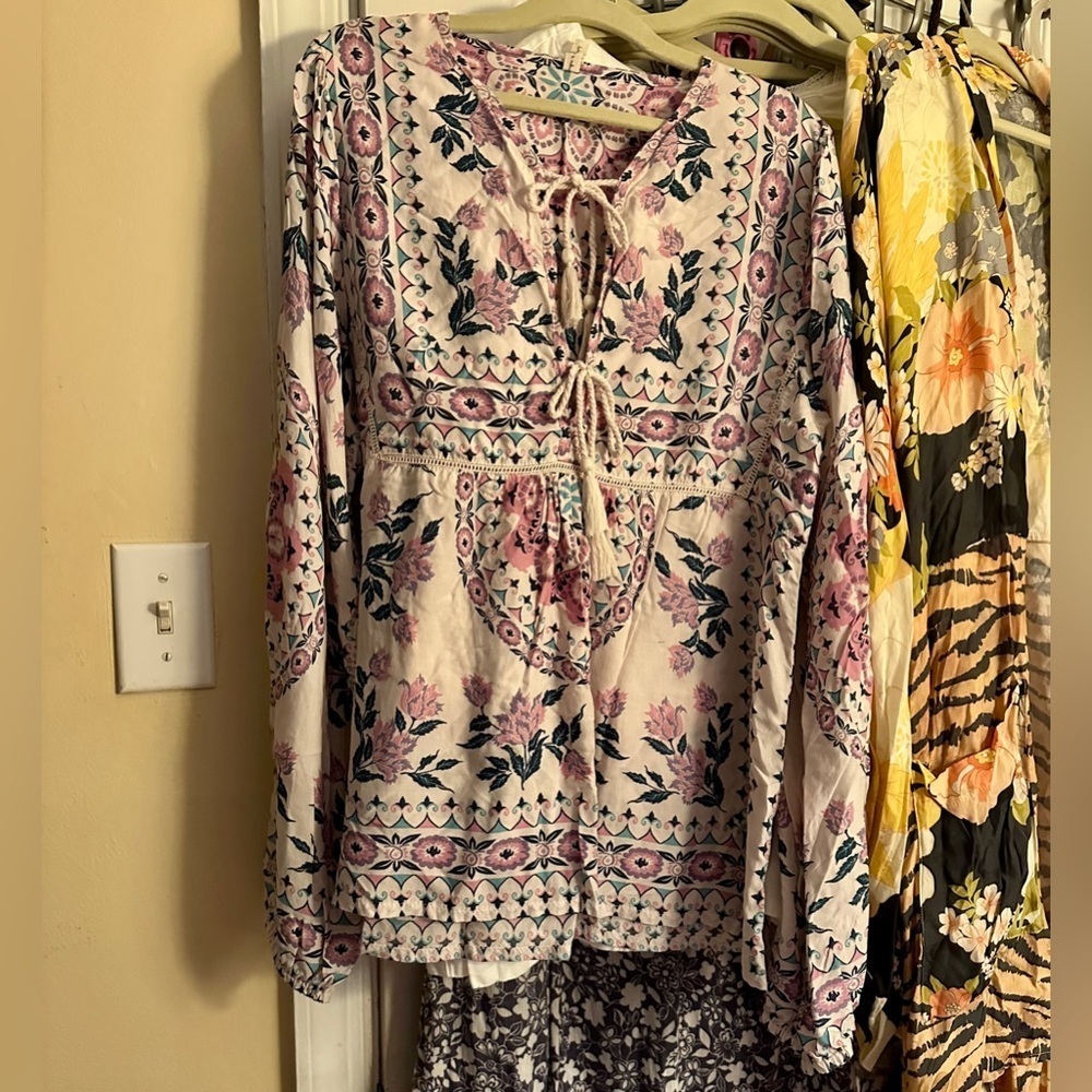 Spell and the Gypsy Pandora Blouse - Picture 4 of 10